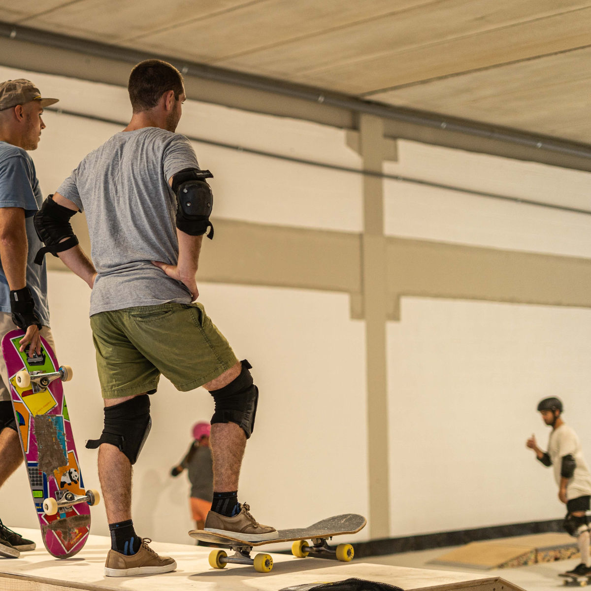 Free skate en el skatepark indoor de Ipar en Eibar