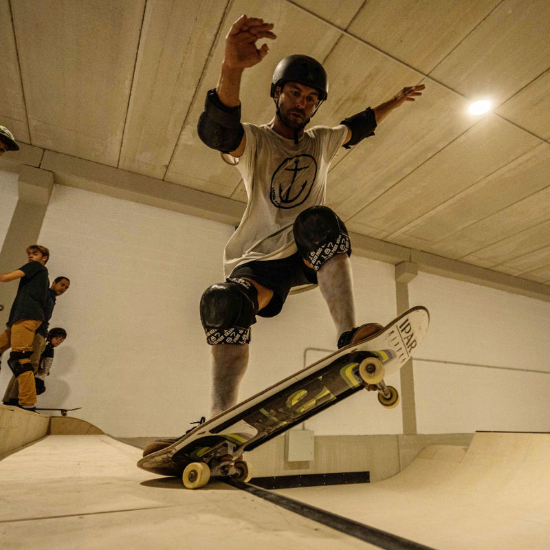monitor-skate-inaki-zabala-argentino-skatepark-indoor-eibar-escuela-patineta-ipar