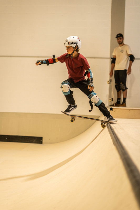 Skatepark Indoor en Eibar Escuela Skateboard IPAR Skate Eskola Skate Park Cubierto