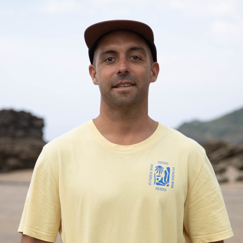 Iñaki Zabala, monitor de surf y de skate - fundador Ipar Surf Skate Eskola