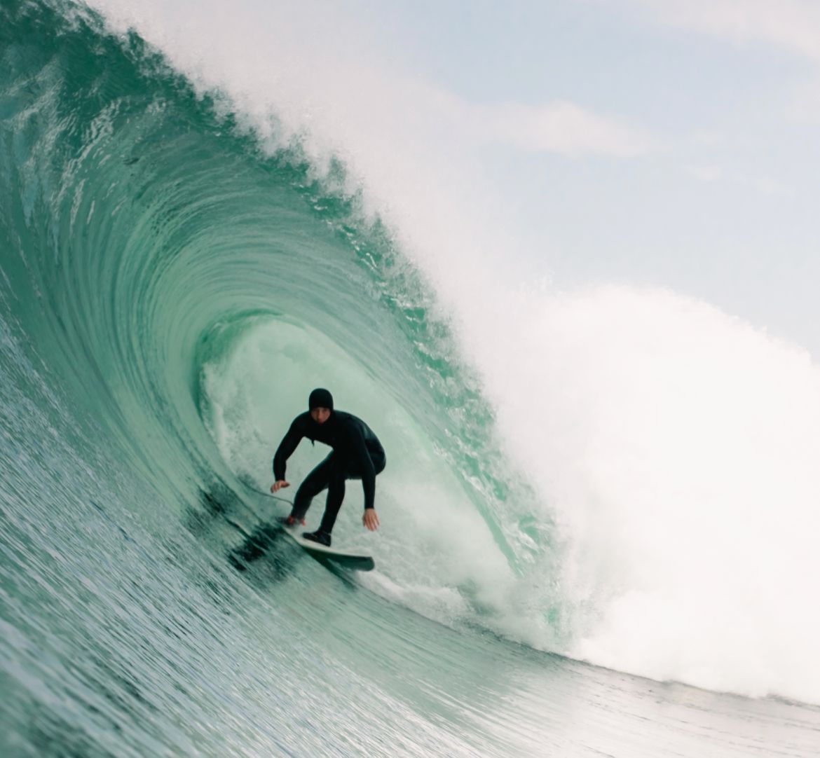 Surf tubo en Hossegor del surfista Kepa Lores invierno del 25-26