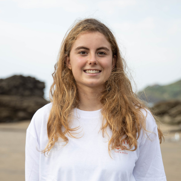 Leire - Monitor Ipar Surf Skate Eskola Deba Eibar