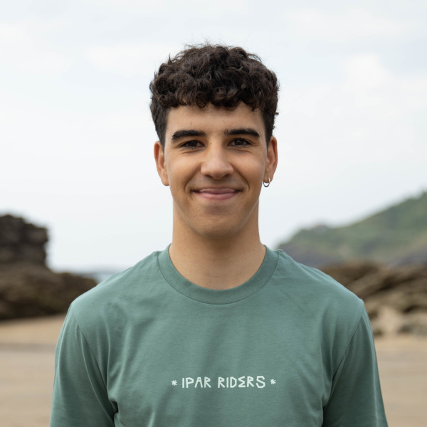 Adur - Monitor Ipar Surf Skate Eskola Deba Eibar