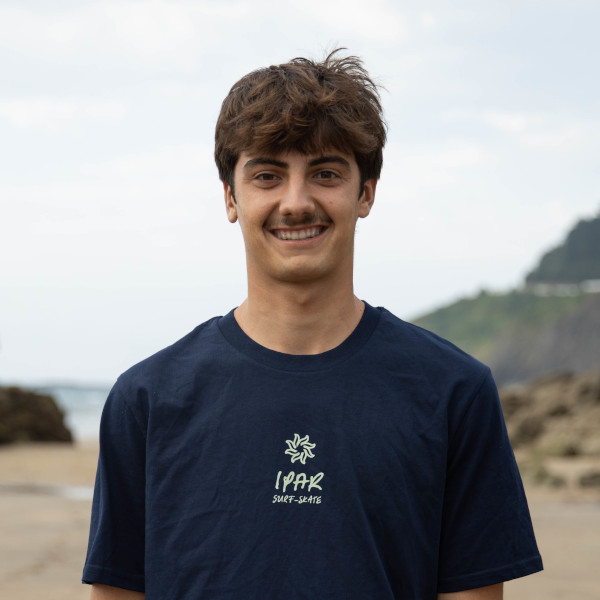 Markel Mujika - Monitor Ipar Surf Skate Eskola Deba Eibar